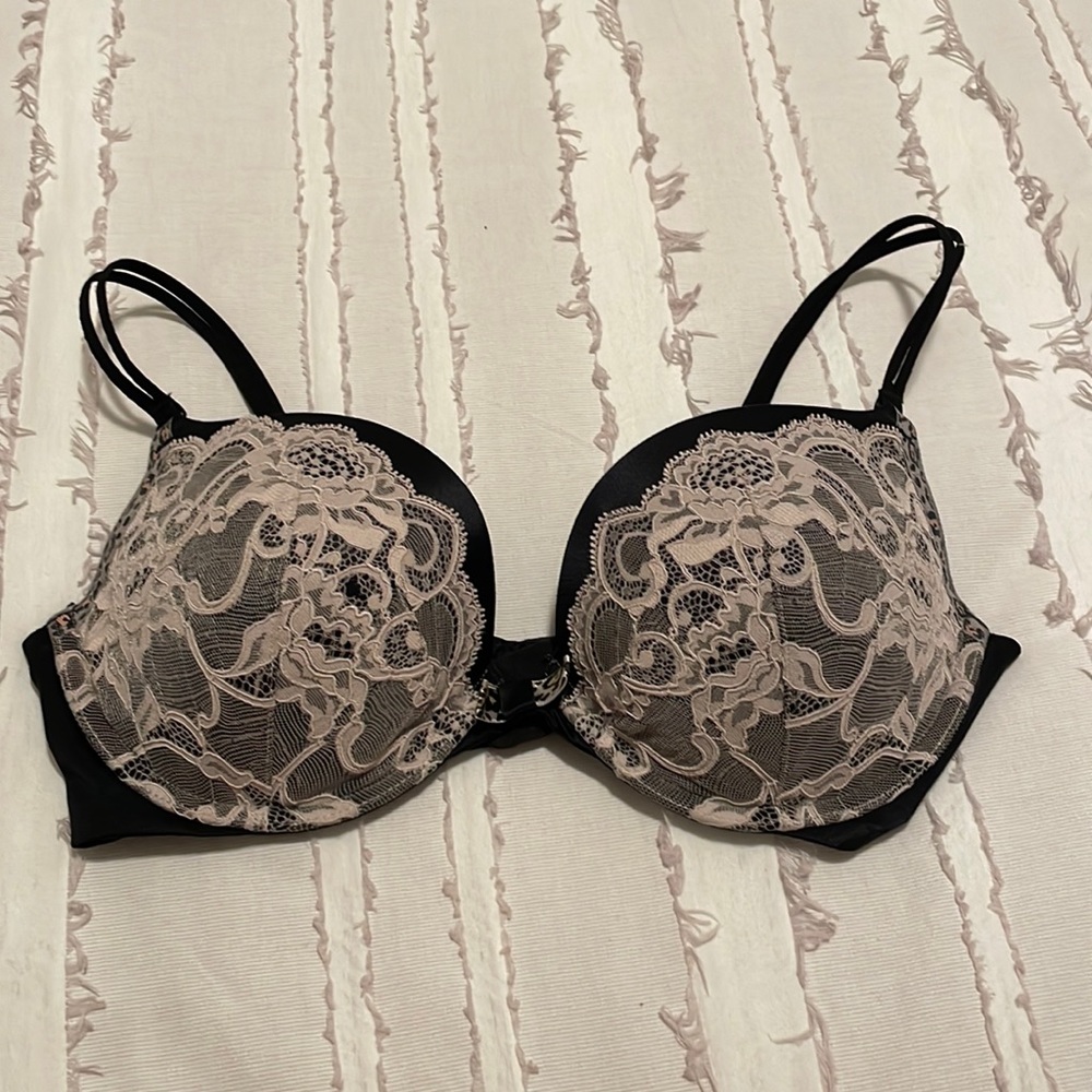 Victoria’s Secret very sexy lace push up